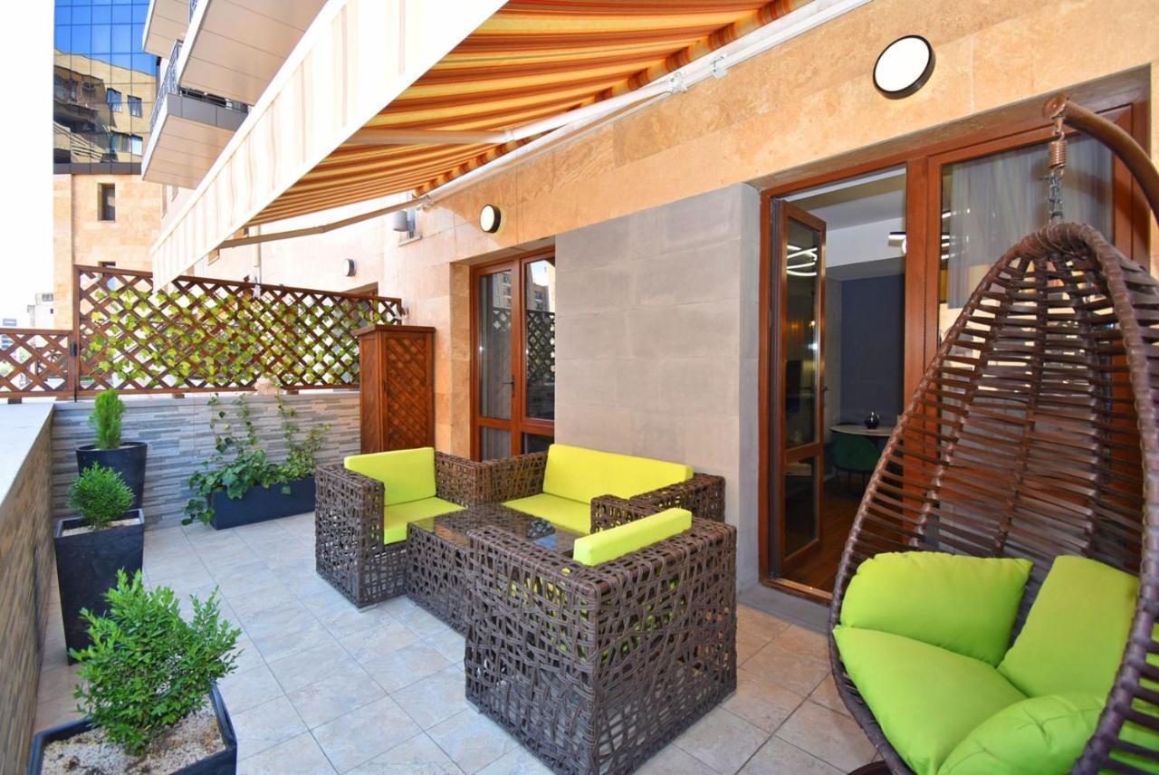 Yerevan4You Terrace Exteriör bild